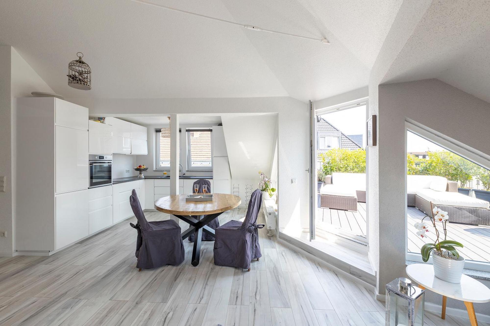 Penthouse With Whirlpool Central Apartment *