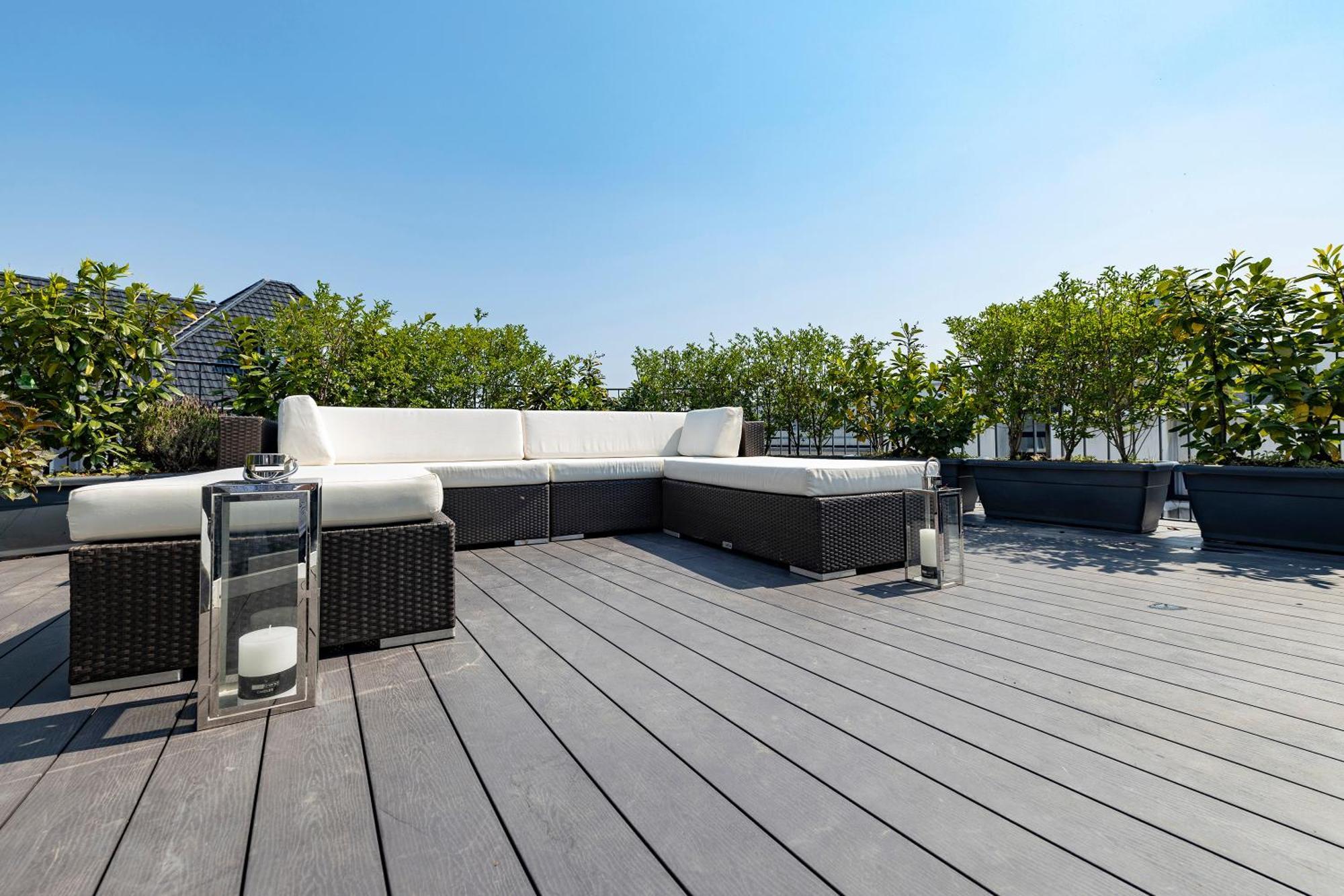 Penthouse With Whirlpool Central Düsseldorf